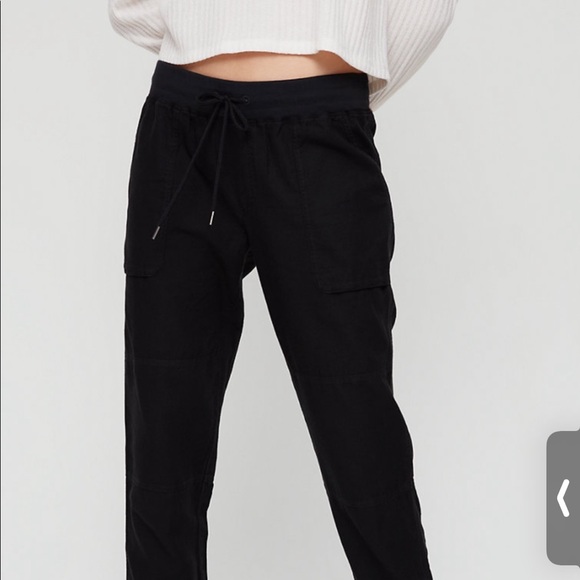 Aritzia Cubu Cargo pants/joggers - Picture 1 of 3